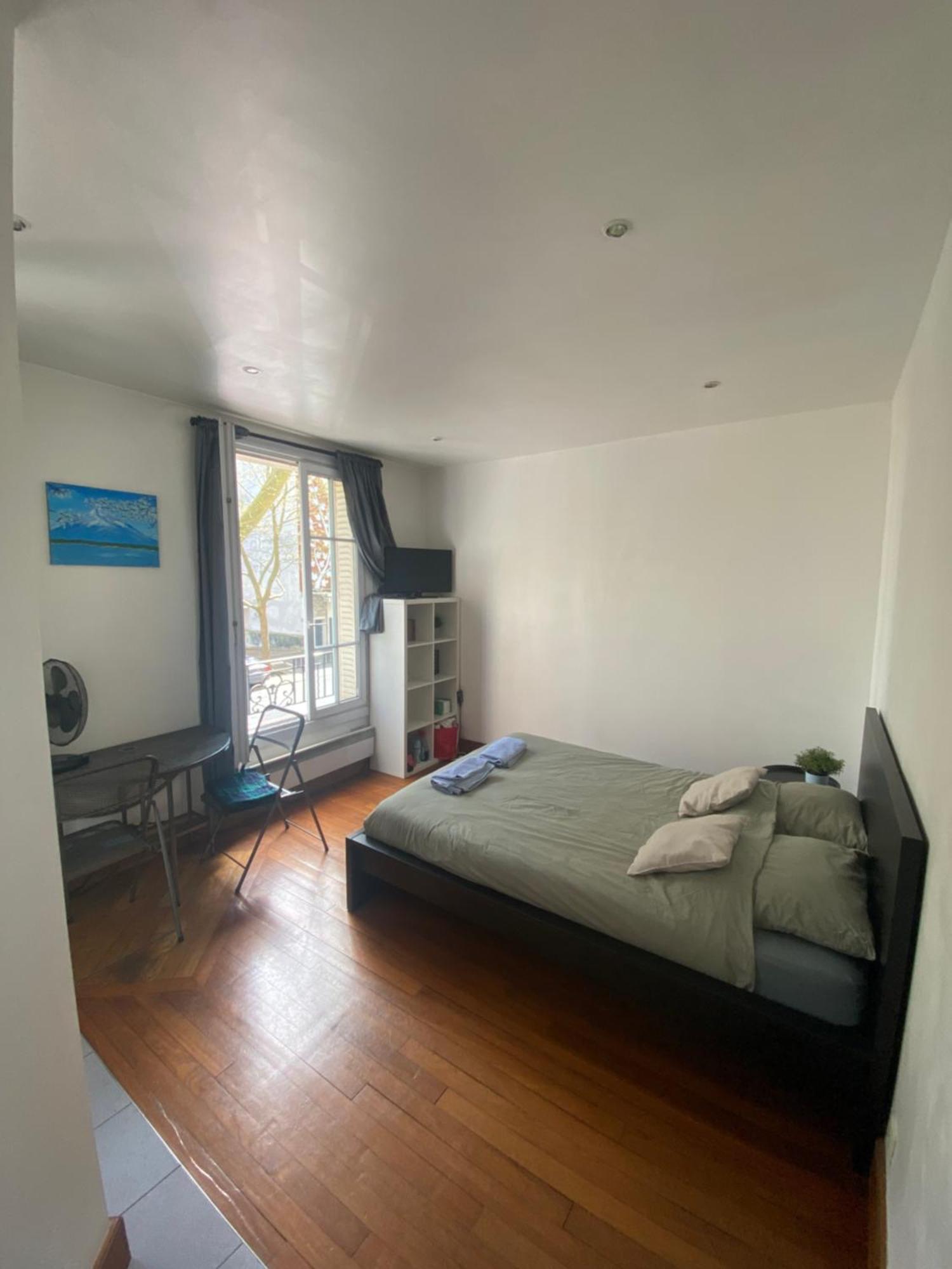 Studio Proche Paris Шавил Екстериор снимка