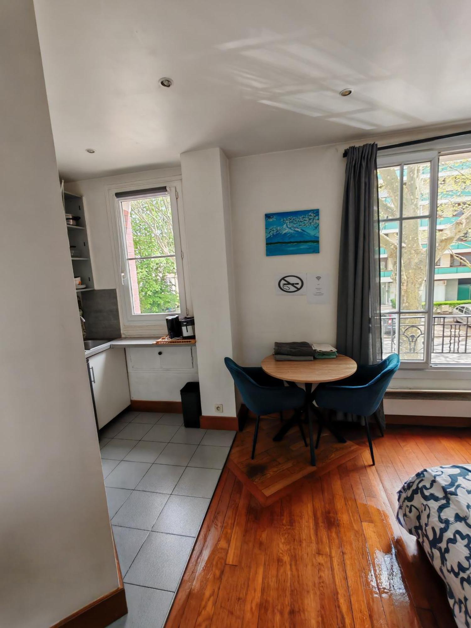 Studio Proche Paris Шавил Екстериор снимка